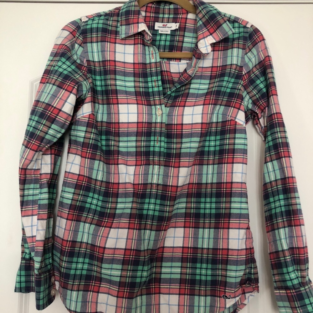 Vineyard vines half button down